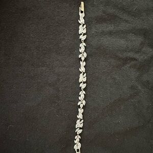 Elegant Silver Leaf Bracelet